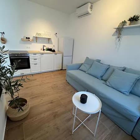 Apartmant Seaside - Great Location, 2 Min From Beach, Sunny Terrace Kukljica