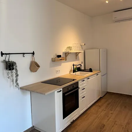 Apartmant Seaside - Great Location, 2 Min From Beach, Sunny Terrace *