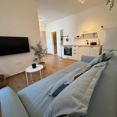 Apartamento Apartmant Seaside - Great Location, 350m From Beach, Sunny Terrace
