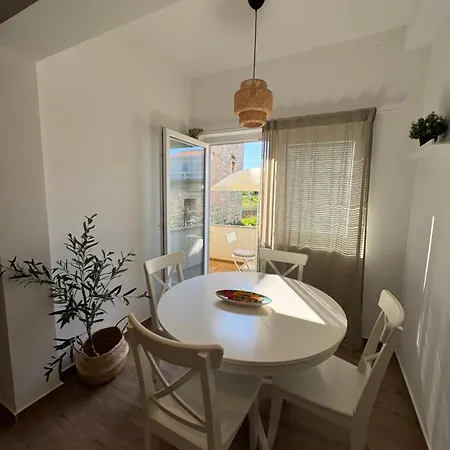 Lägenhet Apartmant Seaside - Great Location, 2 Min From Beach, Sunny Terrace
