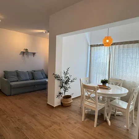 Apartmant Seaside - Great Location, 2 Min From Beach, Sunny Terrace Lägenhet