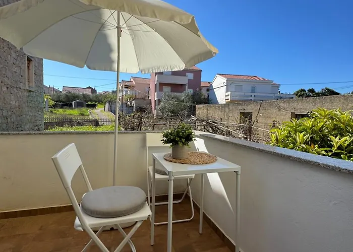 Apartmant Seaside - Great Location, 2 Min From Beach, Sunny Terrace Apartman Kukljica