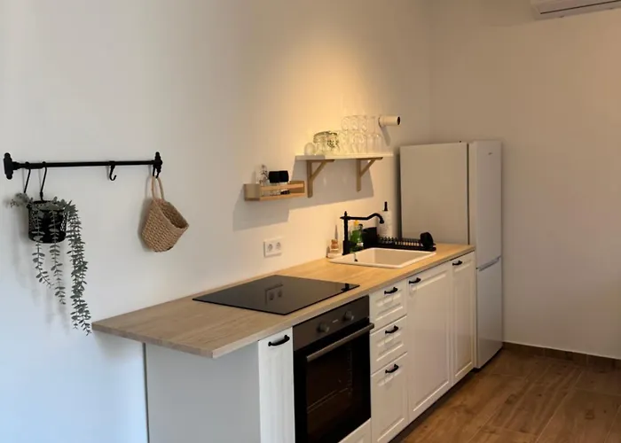 Apartmant Seaside - Great Location, 2 Min From Beach, Sunny Terrace *